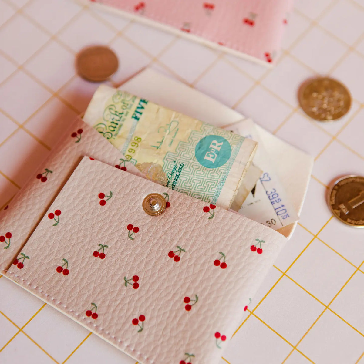 Card Holder - Cerezas